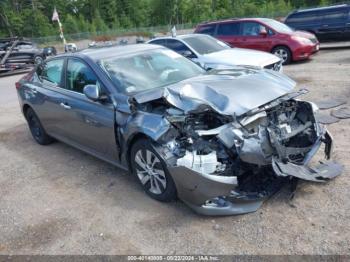  Salvage Nissan Altima