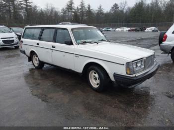  Salvage Volvo 245