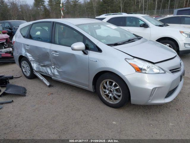  Salvage Toyota Prius v