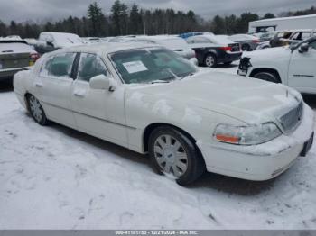  Salvage Lincoln Towncar