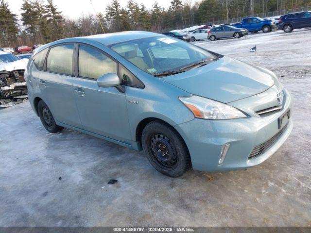  Salvage Toyota Prius v