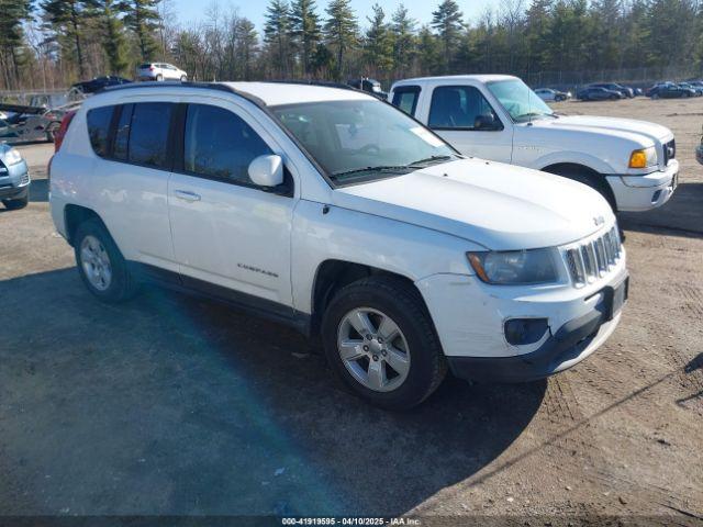 Salvage Jeep Compass