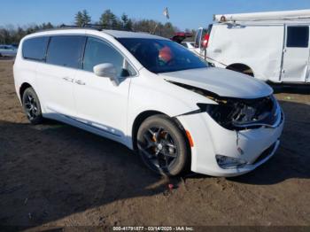  Salvage Chrysler Pacifica