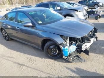  Salvage Nissan Altima