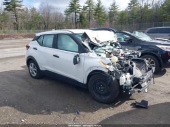  Salvage Nissan Kicks