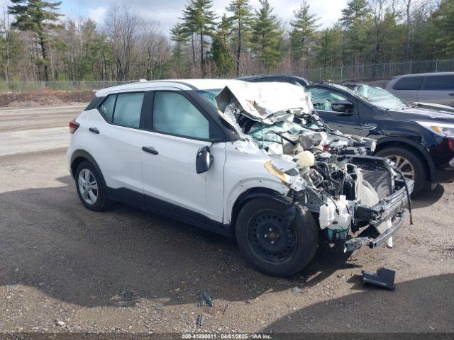  Salvage Nissan Kicks