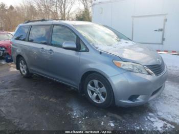  Salvage Toyota Sienna