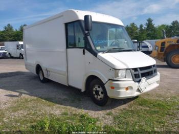  Salvage Isuzu Commercial Van