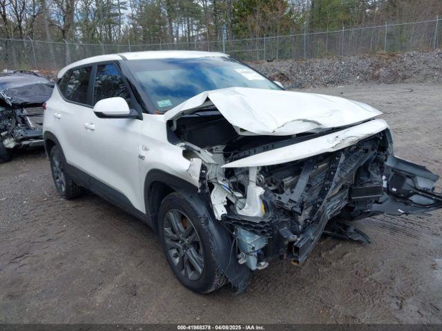  Salvage Kia Seltos