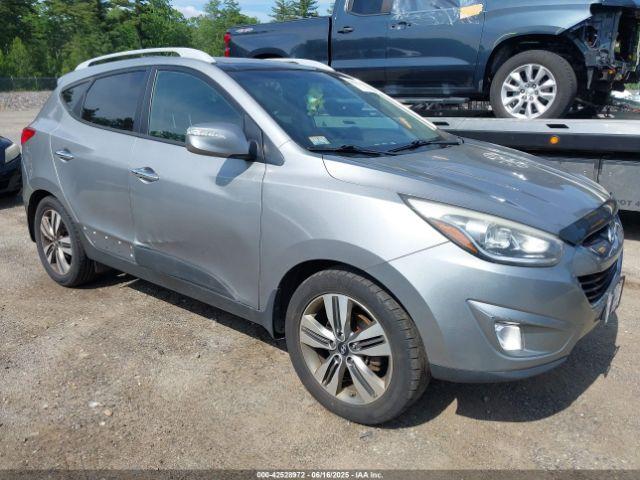  Salvage Hyundai TUCSON