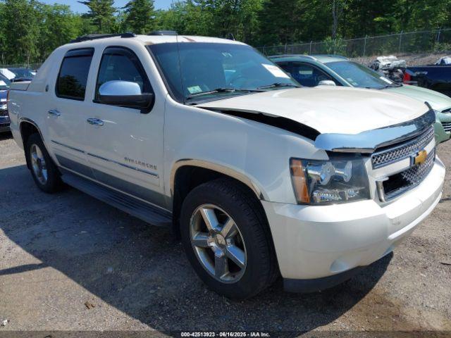  Salvage Chevrolet Avalanche