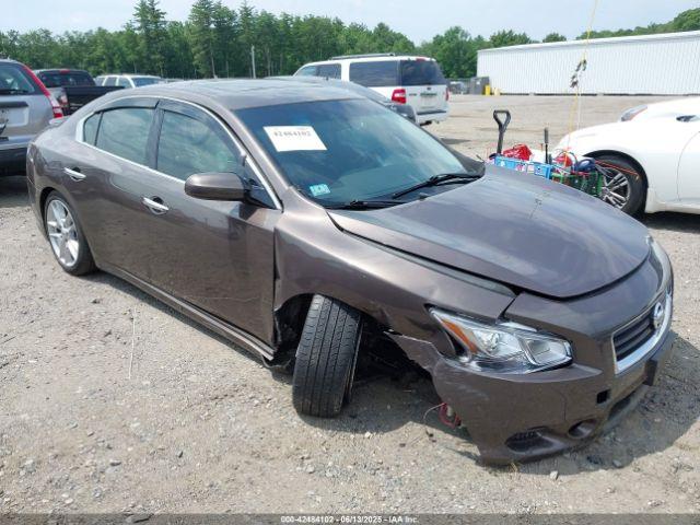  Salvage Nissan Maxima