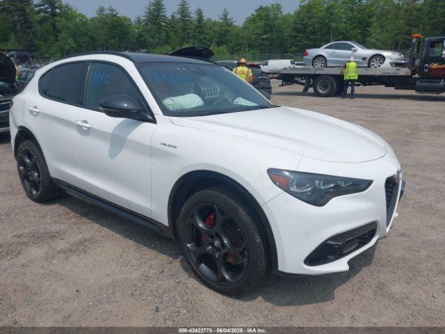  Salvage Alfa Romeo Stelvio
