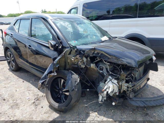  Salvage Nissan Kicks