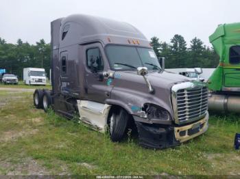  Salvage Freightliner Cascadia 125