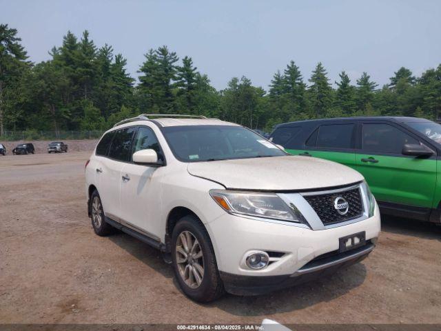  Salvage Nissan Pathfinder