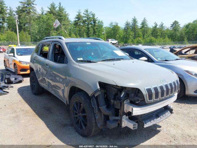  Salvage Jeep Cherokee