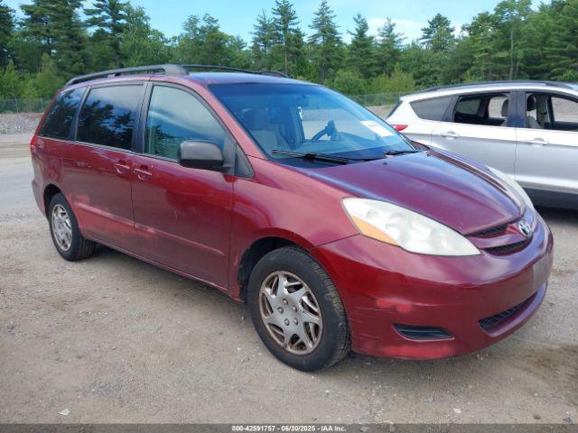  Salvage Toyota Sienna