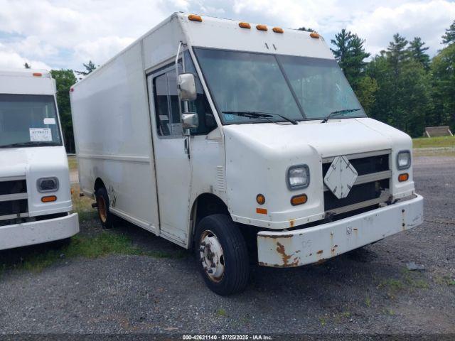  Salvage Freightliner Chassis