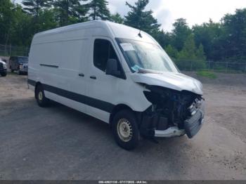  Salvage Mercedes-Benz Sprinter 2500