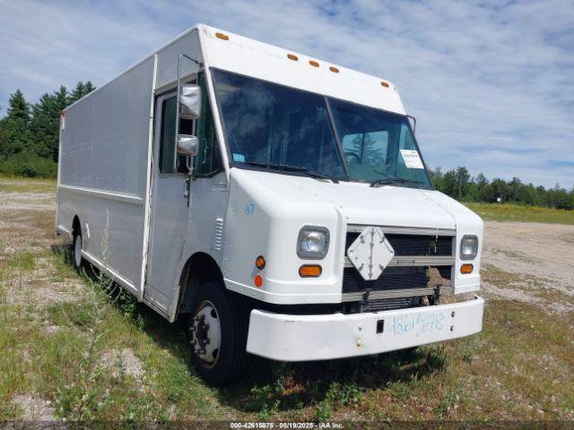  Salvage Freightliner Chassis