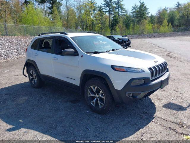  Salvage Jeep Cherokee