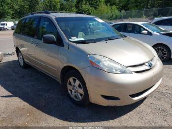  Salvage Toyota Sienna