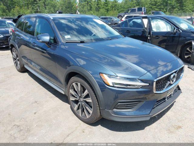  Salvage Volvo V60 Cross Country