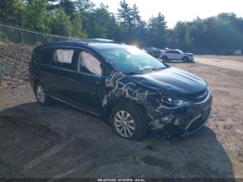  Salvage Chrysler Pacifica