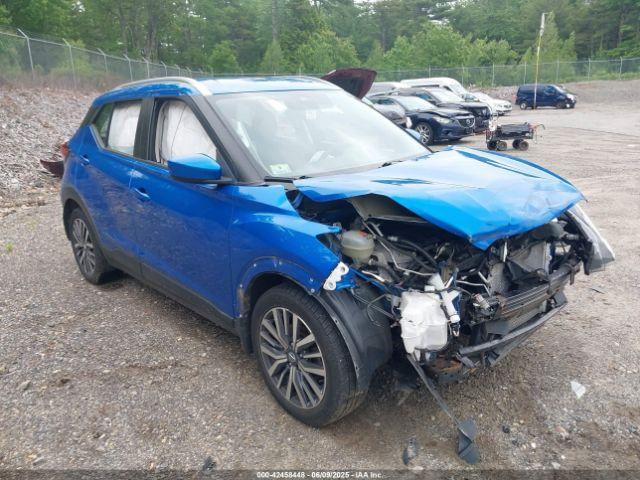  Salvage Nissan Kicks