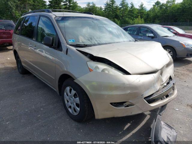  Salvage Toyota Sienna