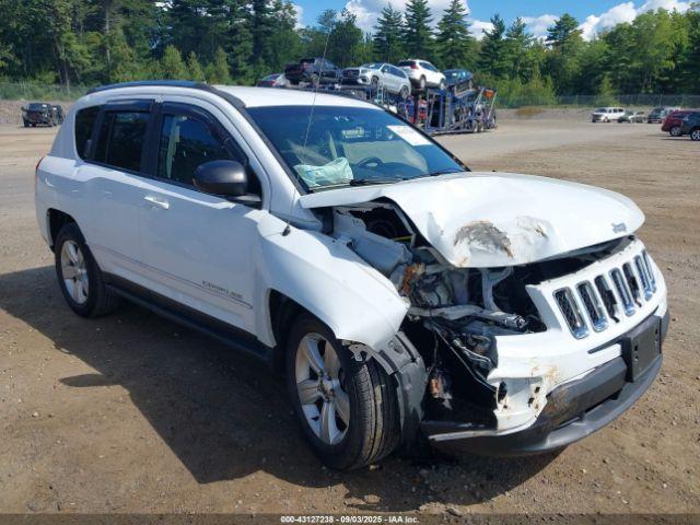  Salvage Jeep Compass