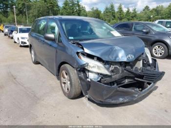  Salvage Toyota Sienna