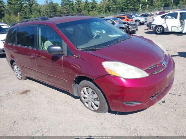  Salvage Toyota Sienna
