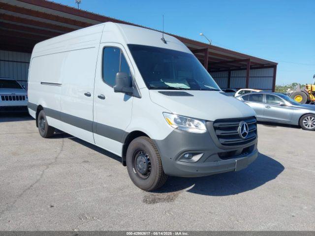  Salvage Mercedes-Benz Sprinter 2500