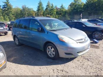  Salvage Toyota Sienna