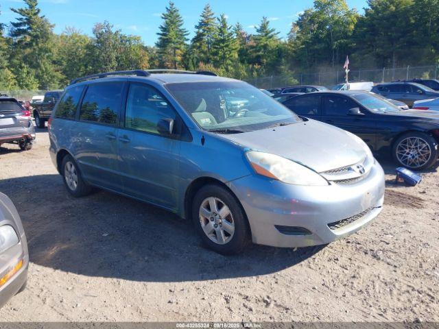  Salvage Toyota Sienna