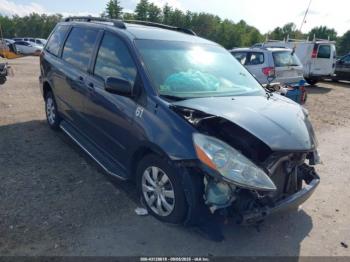  Salvage Toyota Sienna