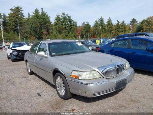  Salvage Lincoln Towncar