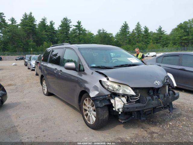 Salvage Toyota Sienna