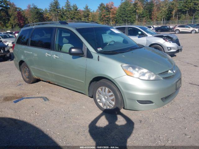  Salvage Toyota Sienna