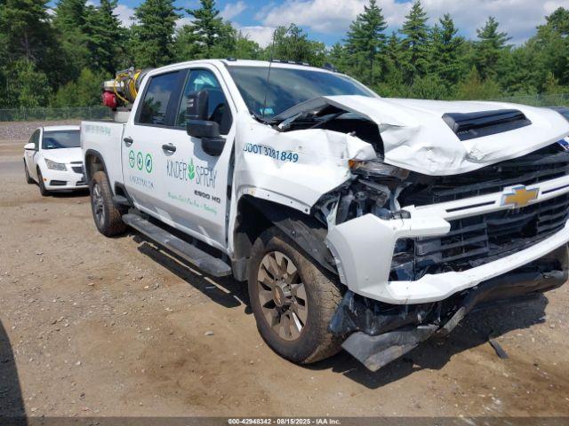  Salvage Chevrolet Silverado 2500