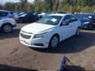 Chevrolet Cruze Ls Image 2