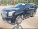 GMC Yukon Denali Image 12