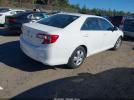 Toyota Camry Le Image 9