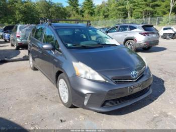 Salvage Toyota Prius v