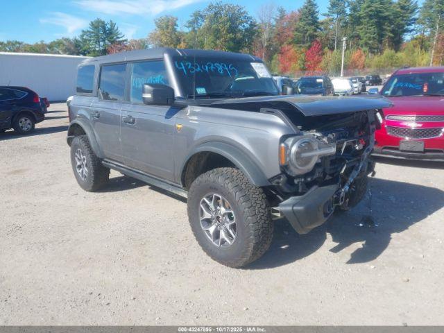  Salvage Ford Bronco