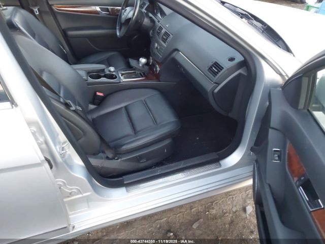 Mercedes-Benz C-Class Sport 4matic Image 4