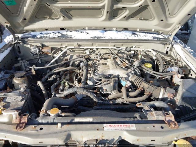 Nissan Frontier Xe-v6 Image 3