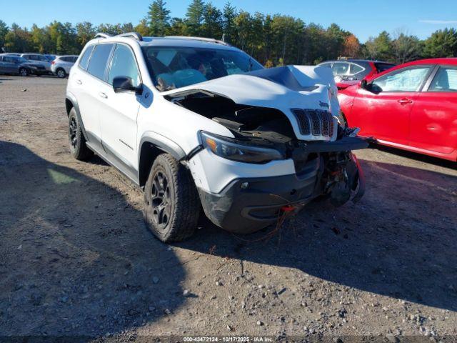  Salvage Jeep Cherokee